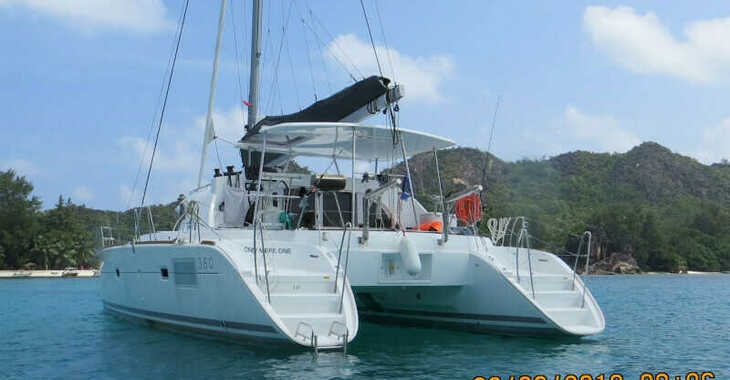 Louer catamaran à Punta Nuraghe - Lagoon 380 S2
