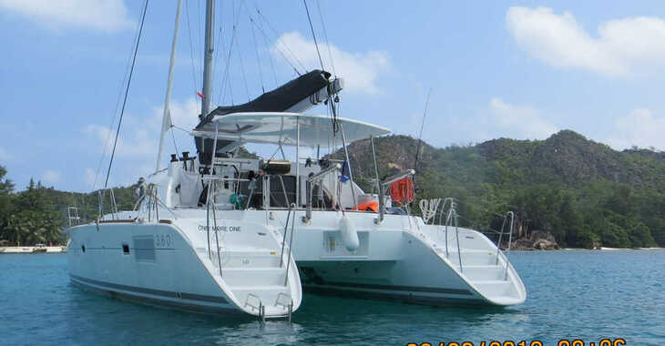 Chartern Sie katamaran in Punta Nuraghe - Lagoon 380 S2