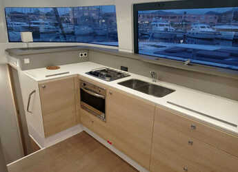 Louer catamaran à Punta Nuraghe - Bali 4.3