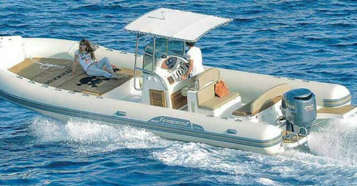 Rent a motorboat in Marina di Portisco - Tempest 900