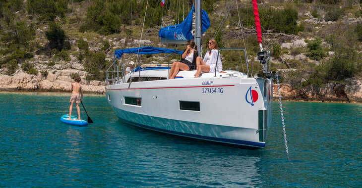 Rent a sailboat in Marina Fort Louis - Sunsail 42 (Premium Plus)