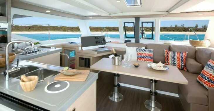 Rent a catamaran in Porto Capo d'Orlando Marina - Lagoon 42 - 4 + 2 cab.