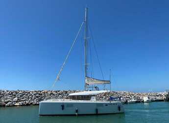 Rent a catamaran in Marina Golfo Cugnana  - Lagoon 39