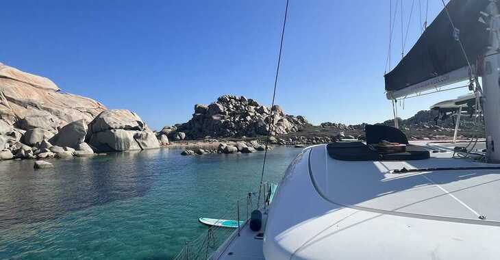 Chartern Sie katamaran in Marina Golfo Cugnana  - Lagoon 42