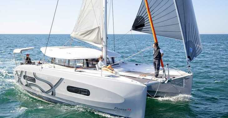 Rent a catamaran in Veruda - Excess 11