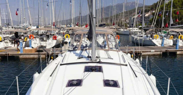 Rent a sailboat in Ece Marina - Oceanis 41.1