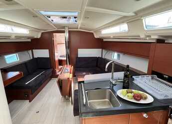 Rent a sailboat in D-Marin Marina Lefkas - Hanse 418 - 3 cab.