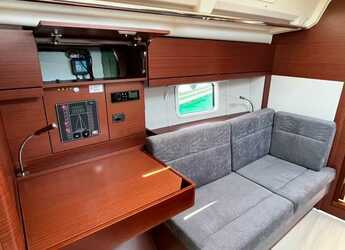Rent a sailboat in D-Marin Marina Lefkas - Hanse 418 - 3 cab.
