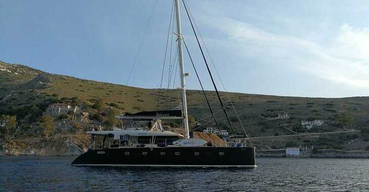 Rent a catamaran in Alimos Marina - Sunreef 62 - 4 + 1 cab.