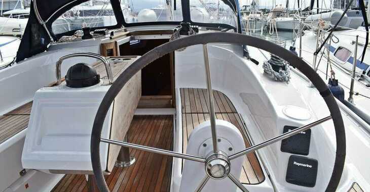 Rent a sailboat in Marina Kastela - Bavaria Cruiser 34