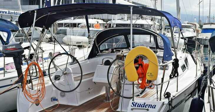 Rent a sailboat in Marina Kastela - Bavaria Cruiser 34