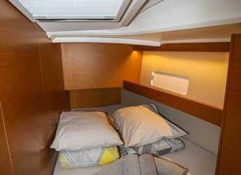 Rent a sailboat in Marina Kastela - Sun Odyssey 490 - 4 + 1 cab.