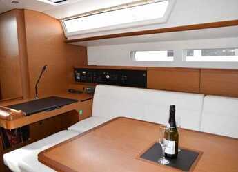 Rent a sailboat in Marina Kastela - Sun Odyssey 519 - 5 + 1 cab.