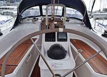 Rent a sailboat in Marina Kastela - Bavaria Cruiser 33