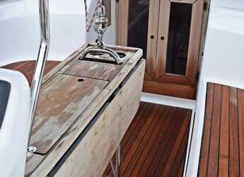 Rent a sailboat in Marina Kastela - Bavaria Cruiser 33