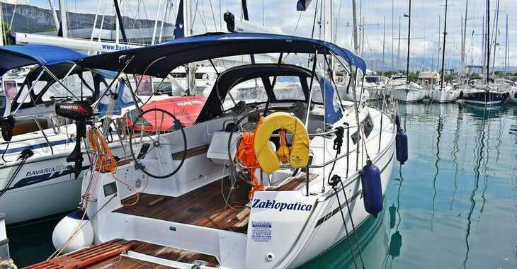Rent a sailboat in Marina Kastela - Bavaria Cruiser 37 - 3 cab.