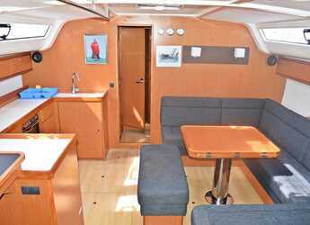 Rent a sailboat in Marina Kastela - Bavaria Cruiser 51