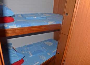 Rent a sailboat in Marina Kastela - Bavaria Cruiser 51