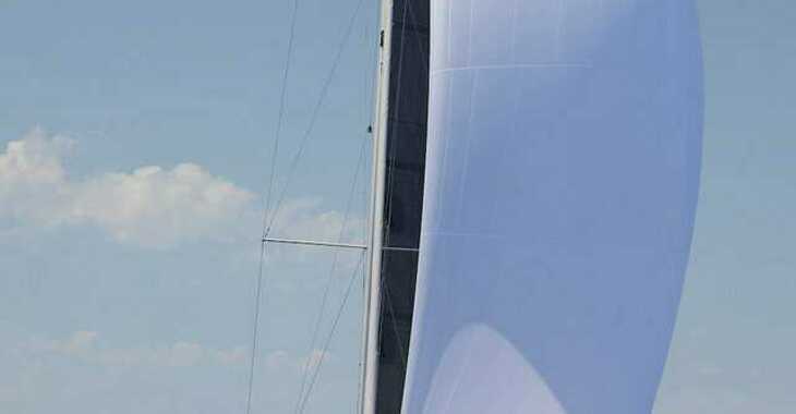 Rent a sailboat in Marine Pirovac - Bavaria C38