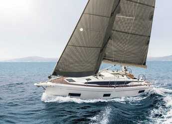 Rent a sailboat in Marine Pirovac - Bavaria C38