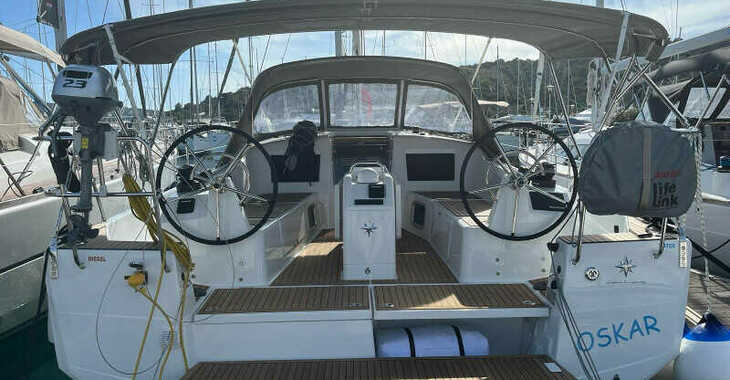 Rent a sailboat in Marina Kremik - Sun Odyssey 410