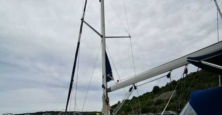 Rent a sailboat in Marina Kremik - Bavaria 44