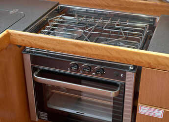 Chartern Sie segelboot in Trogir (ACI marina) - Bavaria Cruiser 37 - 3 cab.