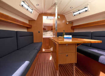 Chartern Sie segelboot in Trogir (ACI marina) - Bavaria Cruiser 37 - 3 cab.