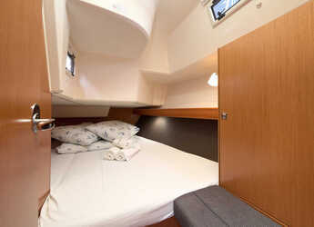 Chartern Sie segelboot in Trogir (ACI marina) - Bavaria Cruiser 37 - 3 cab.