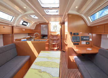 Chartern Sie segelboot in Trogir (ACI marina) - Bavaria Cruiser 37 - 3 cab.