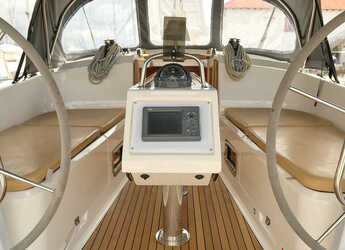 Chartern Sie segelboot in Trogir (ACI marina) - Bavaria Cruiser 37 - 3 cab.