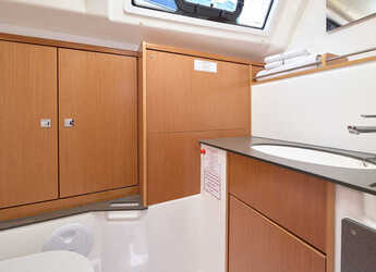 Chartern Sie segelboot in Trogir (ACI marina) - Bavaria Cruiser 37 - 3 cab.