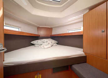 Chartern Sie segelboot in Trogir (ACI marina) - Bavaria Cruiser 37 - 3 cab.