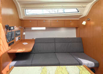 Chartern Sie segelboot in Trogir (ACI marina) - Bavaria Cruiser 37 - 3 cab.