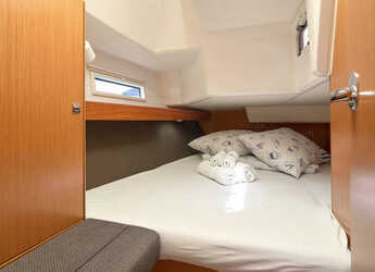 Chartern Sie segelboot in Trogir (ACI marina) - Bavaria Cruiser 37 - 3 cab.