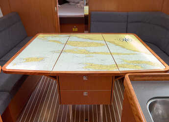 Chartern Sie segelboot in Trogir (ACI marina) - Bavaria Cruiser 37 - 3 cab.