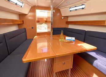 Chartern Sie segelboot in Trogir (ACI marina) - Bavaria Cruiser 37 - 3 cab.