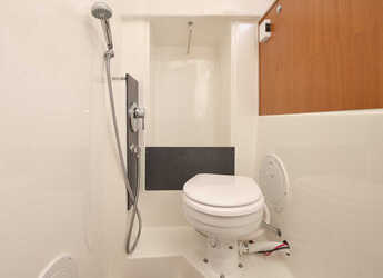 Chartern Sie segelboot in Trogir (ACI marina) - Bavaria Cruiser 37 - 3 cab.