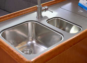 Chartern Sie segelboot in Trogir (ACI marina) - Bavaria Cruiser 37 - 3 cab.