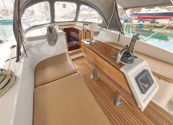 Chartern Sie segelboot in Trogir (ACI marina) - Bavaria Cruiser 37 - 3 cab.