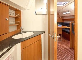 Chartern Sie segelboot in Trogir (ACI marina) - Bavaria Cruiser 37 - 3 cab.