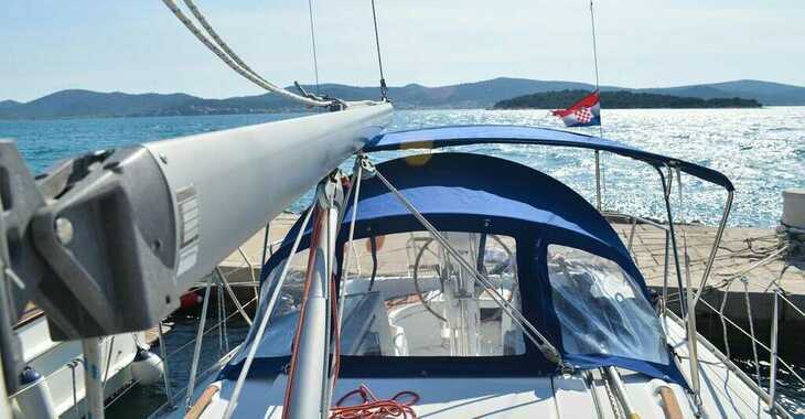 Rent a sailboat in Marina Kornati - Oceanis Clipper 323