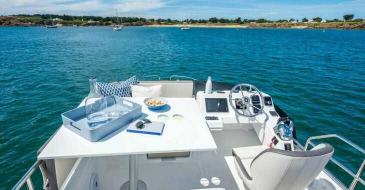 Rent a motorboat in Punat - Antares 11 Fly OB