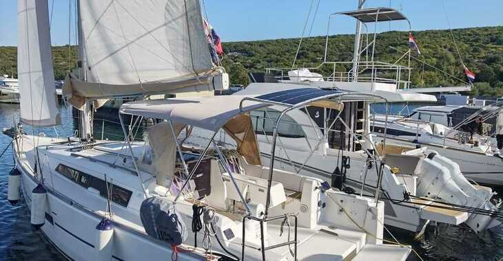 Rent a sailboat in Punat - Dufour 310 GL