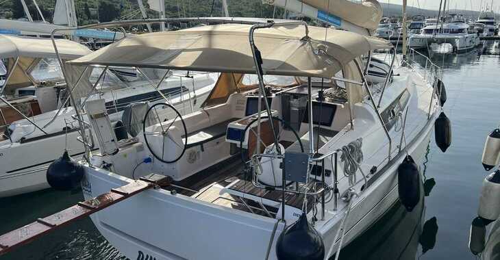 Rent a sailboat in Punat - Dufour 382 GL