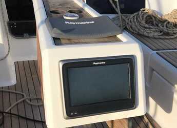 Rent a sailboat in Punat - Dufour 382 GL