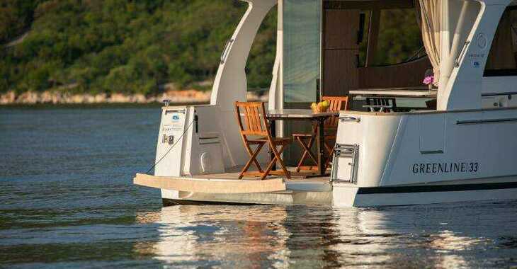 Rent a yacht in Punat - Greenline 33