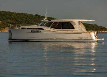 Rent a yacht in Punat - Greenline 33