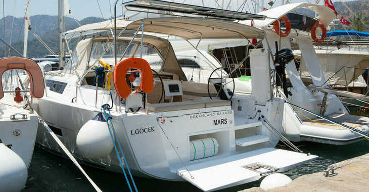 Chartern Sie segelboot in Port Gocëk Marina - Dufour 430 - 3 cab.