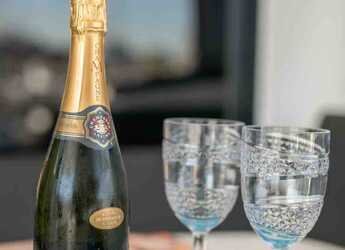 Alquilar catamarán en Paros Marina - Lagoon 42